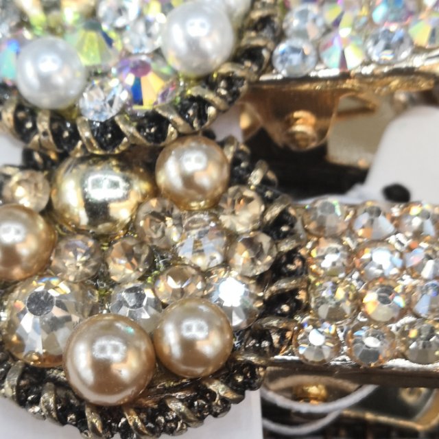 A cute Korean girl's shiny water diamond crystal pearl hair clip with bangs on the edge Specification image