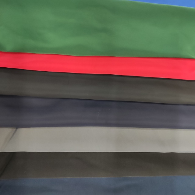 Polyester-polyester crepe clothing decorative fabric is available in multiple colors. The price is negotiable. This season's new style is sold directly by the factory with stock available