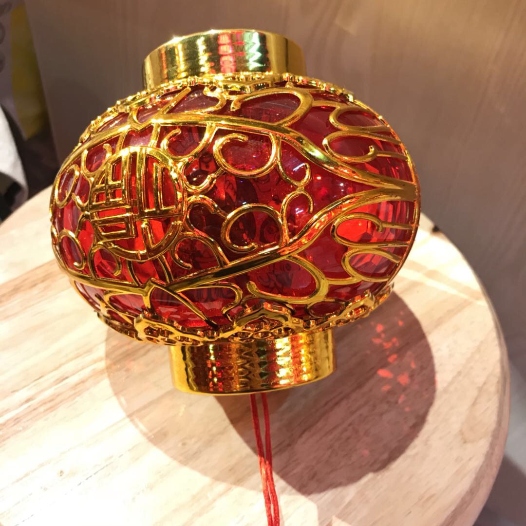 The golden lantern bodies with printed "Fu" characters are magnificent and add to the festive atmosphere Specification image