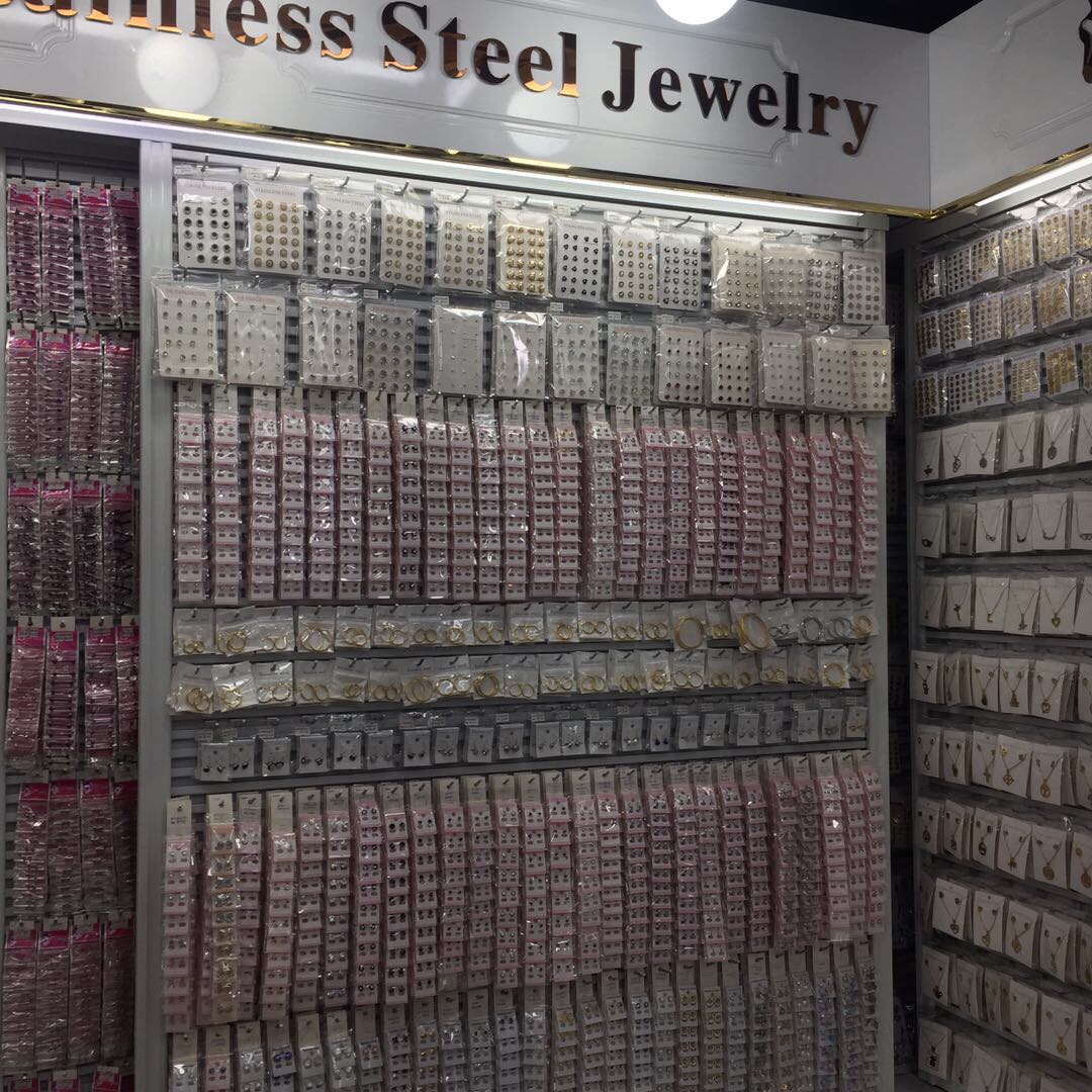 Trendy steel decoration