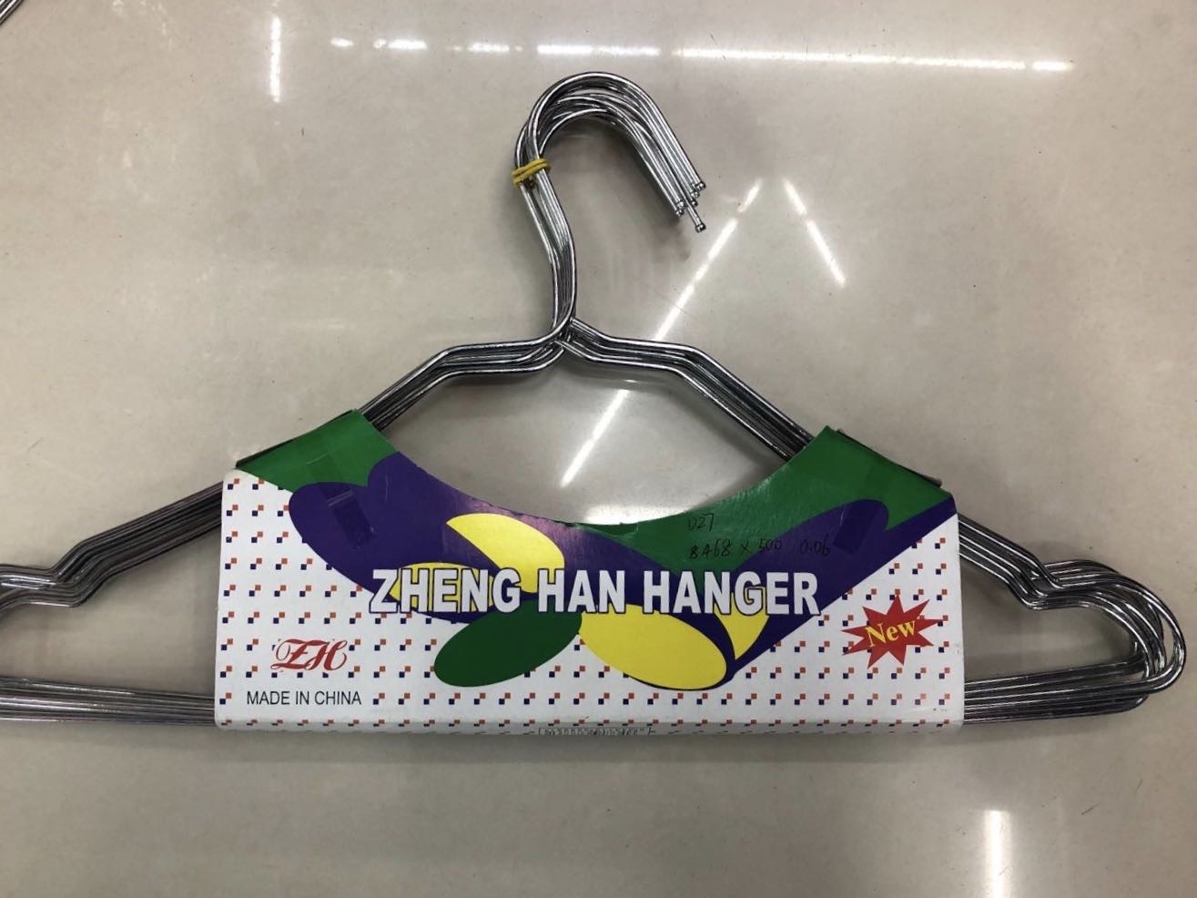 D36 Household iron racks, clothes-support racks, non-slip and non-mark hangers thumbnail