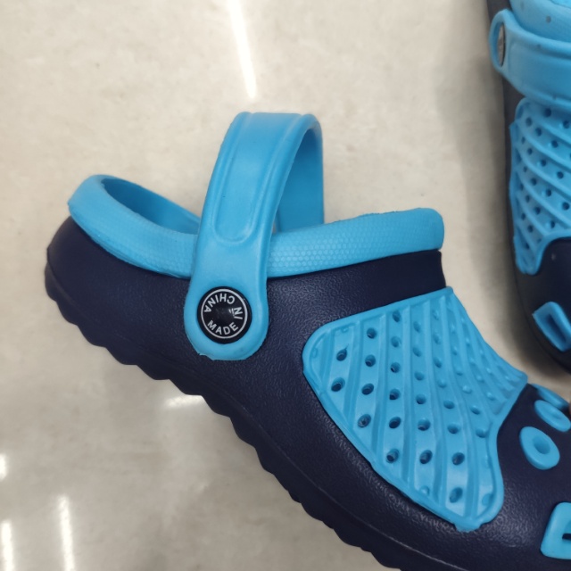 Boys' crocs, little summer blue sandals and flip-flops Specification image
