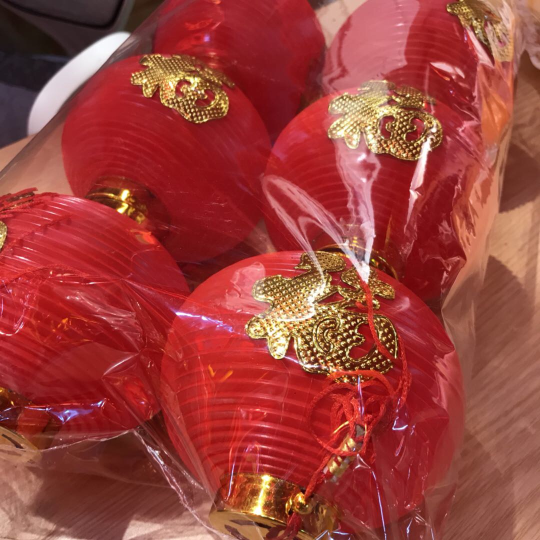 圆灯笼塑料材质印有金色福字悬挂手提皆可细节图