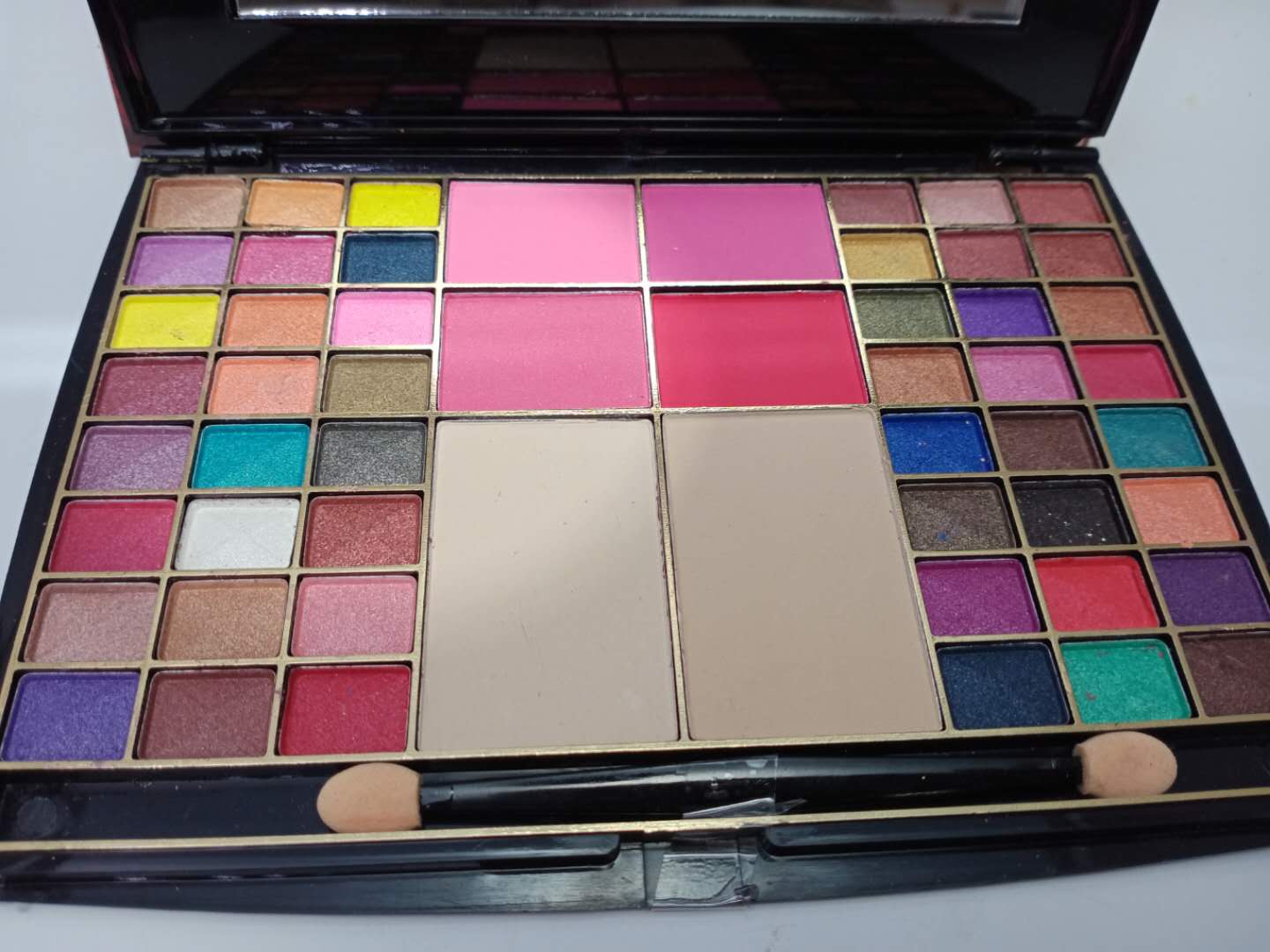 54色眼影化妆盘防水防汗不晕染粉质细腻易上色