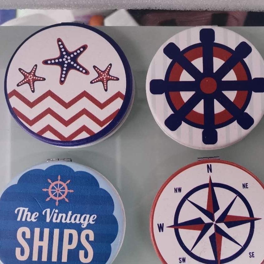 海军风创意随身双面小镜子便携可折叠学生PU皮化妆镜卡通可爱小圆形镜子产品图