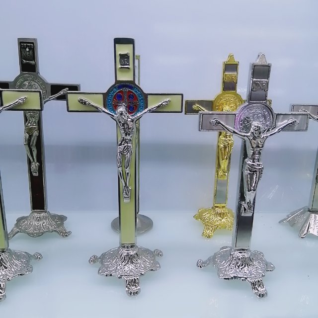 十字架合金配件 基督教带底座十字架 宗教摆件图