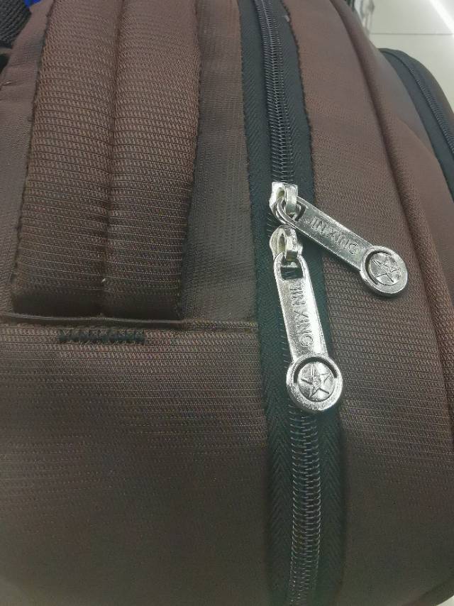 时尚简约男士商务旅行包双肩包双肩背包细节图