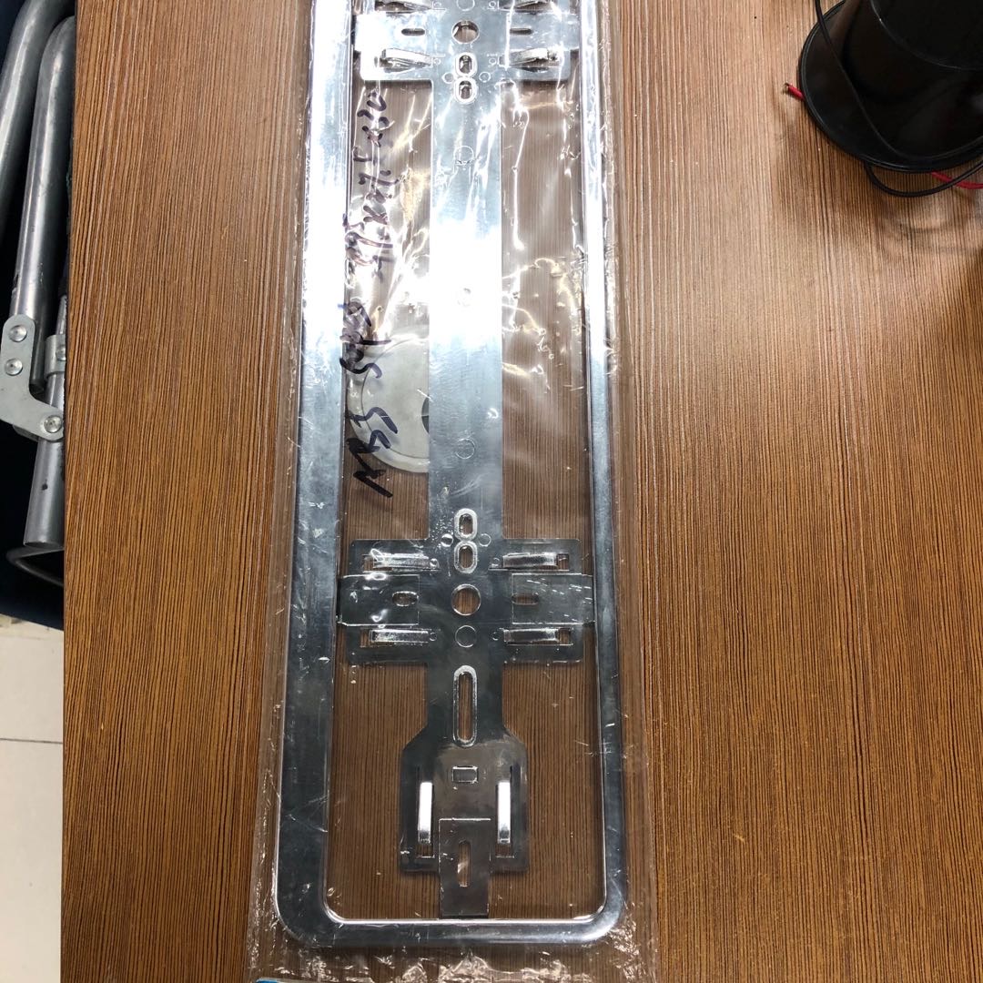 汽车车牌架塑料材质质量保证需要订做