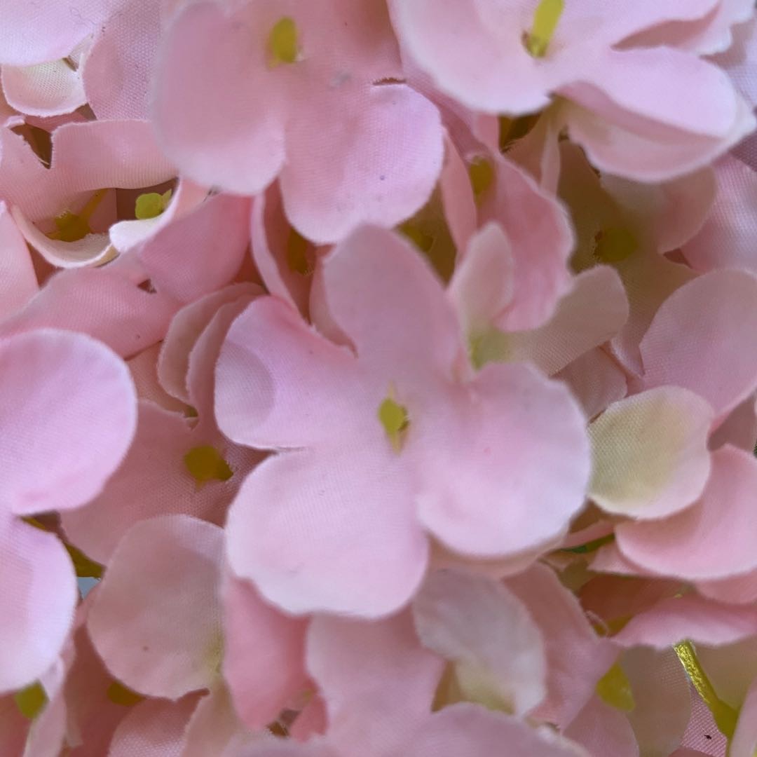 Fresh and light dining table floral art set, artificial flower decoration, flower arrangement, silk flowers, artificial flower ornaments, and hydrangea decorations for the living room Specification image