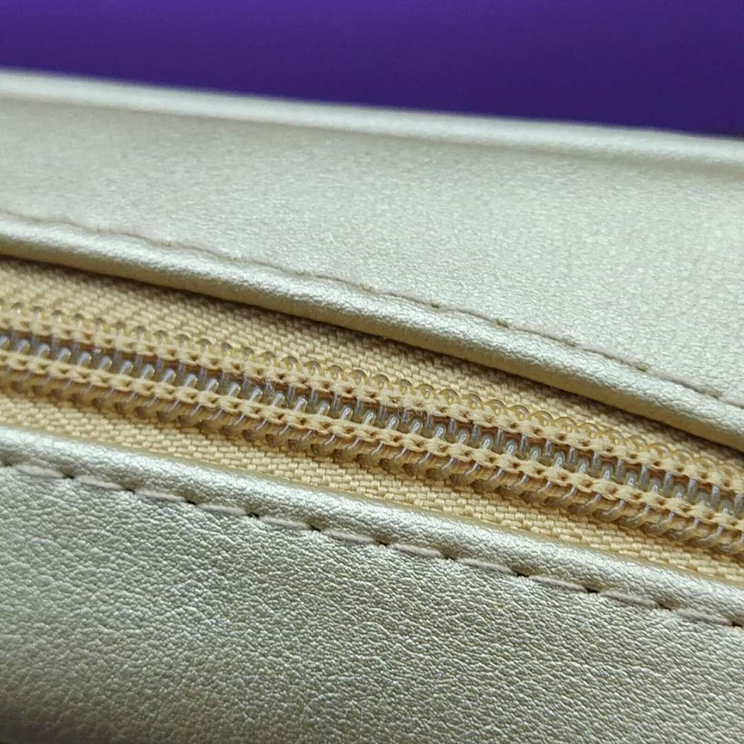 女包潮流时尚大方百搭女士斜挎包单肩包女包魅力品质女包细节图