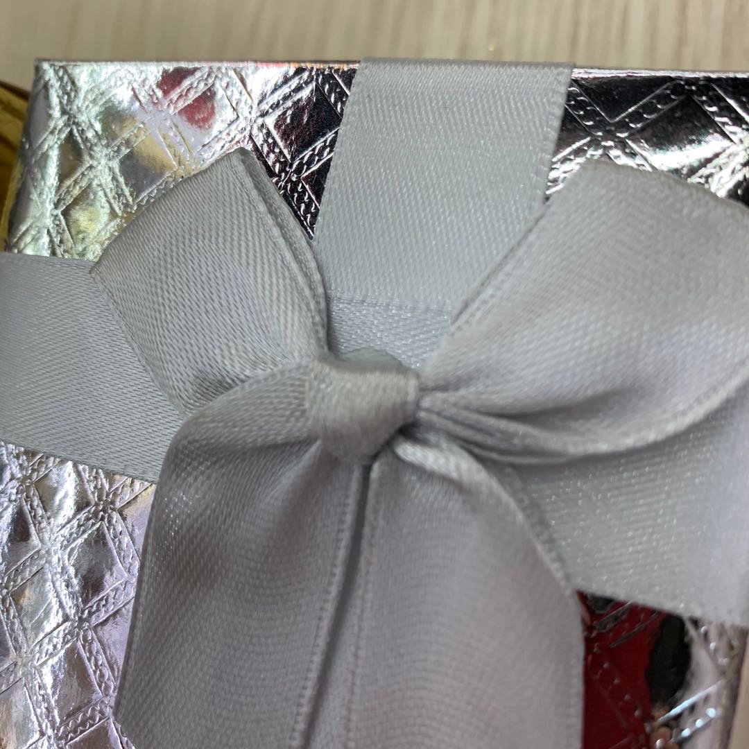 Gold And Silver Two-Color Bow Box Gift Box Wedding Candy Box details Picture