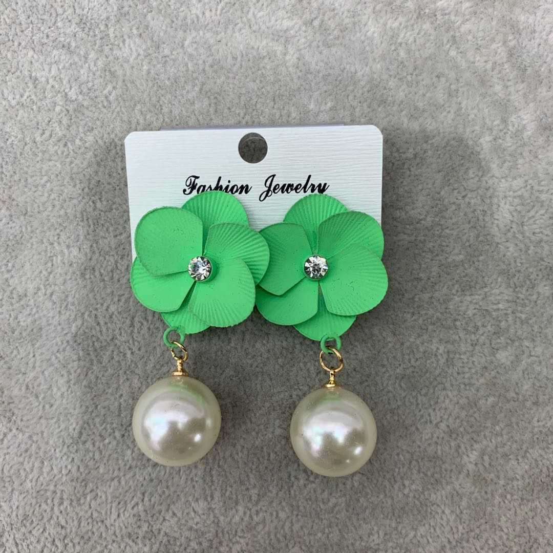 Web celebrity hot trend earrings flower pearl earrings fashionable temperament versatile earrings thumbnail