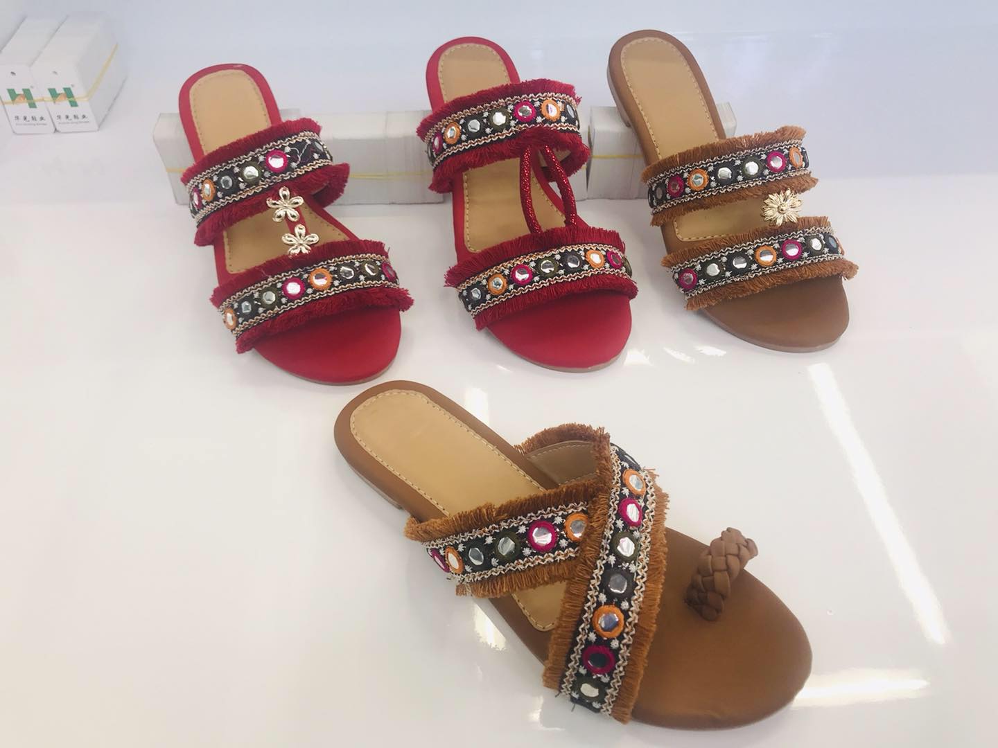 Explosive spring and summer leather new wear all fashion casual slippers sandals details Picture