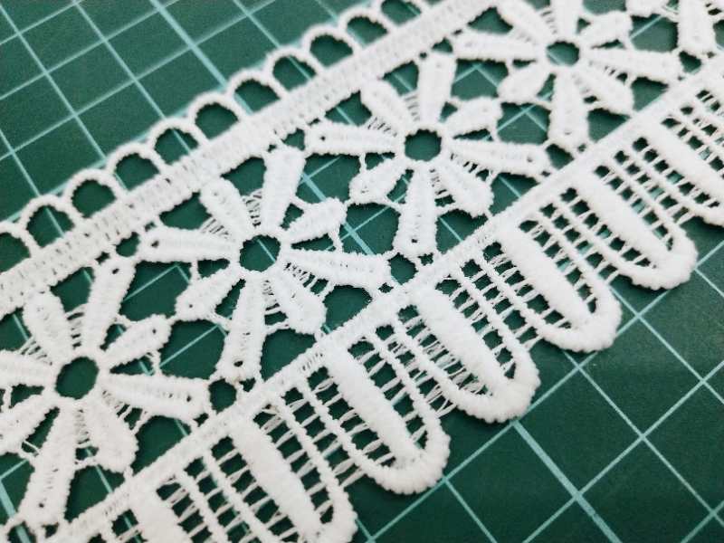 Direct sales of new white spring clothing and accessories with milk thread water-soluble barcode from the manufacturer Specification image