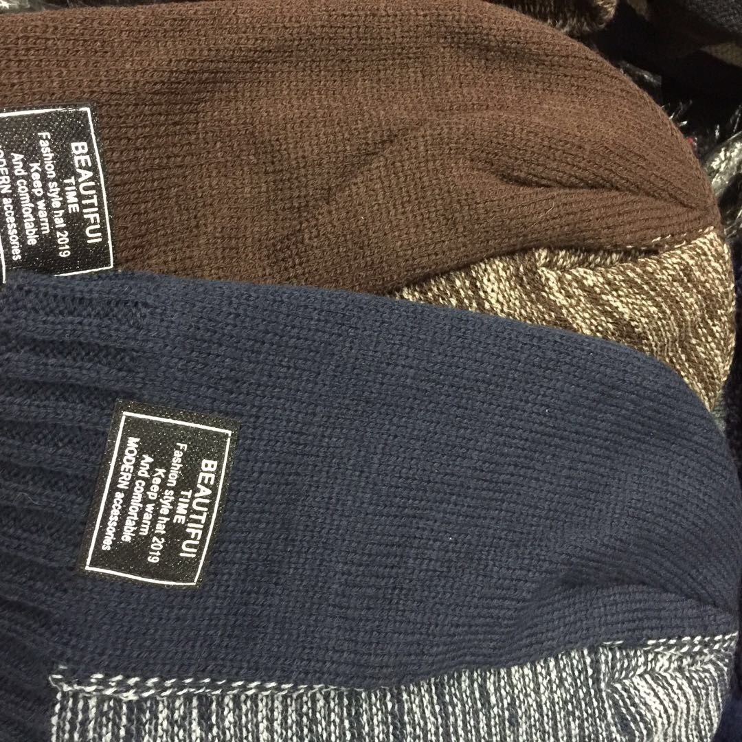 Korean Autumn/Winter Hat For Women Korean Cute Letter Fabric Label Knitted Hat Warm Hairball Wool Hat For Students details Picture