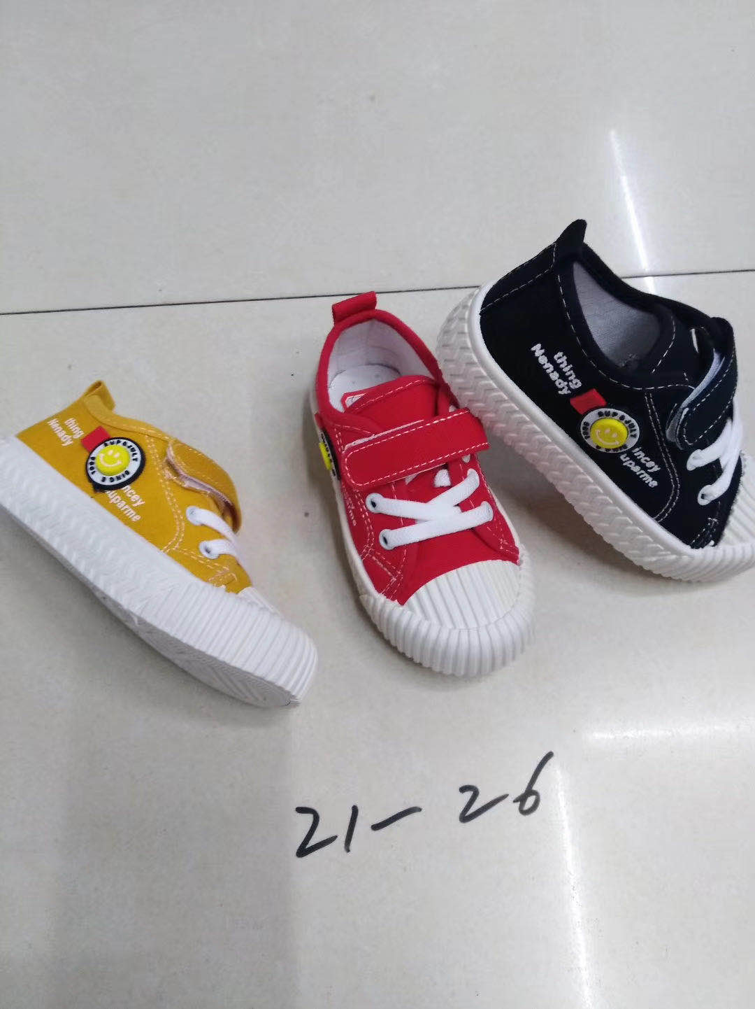 New summer children's sports shoes for both boys and girls, with a trendy and breathable mesh surface