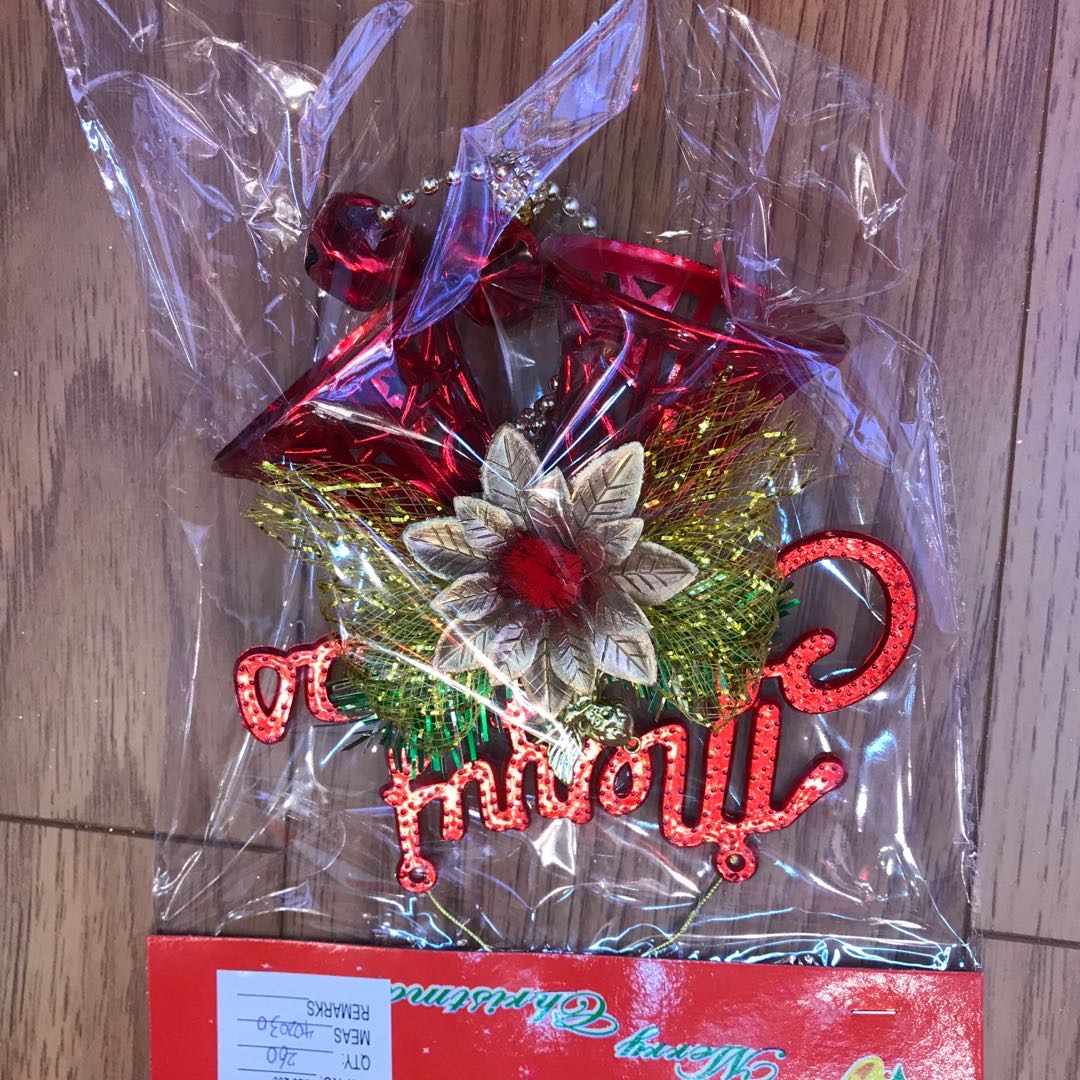 Christmas bell pendants, Christmas decorations, scene arrangement, shopping mall store pendants, Christmas tree bell pendants details Picture