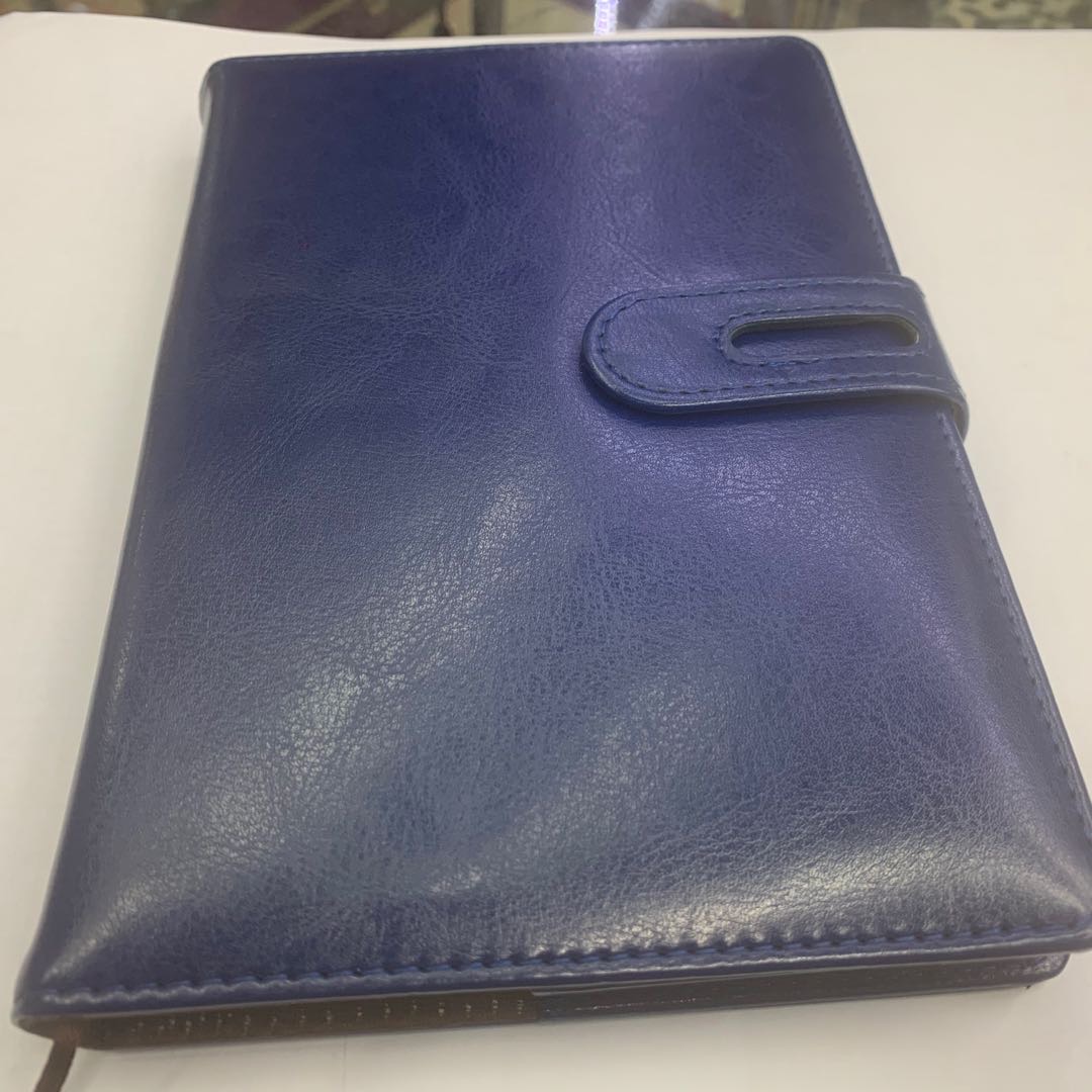 时尚记事本办公文具笔记本商务带扣创意日记本子定制