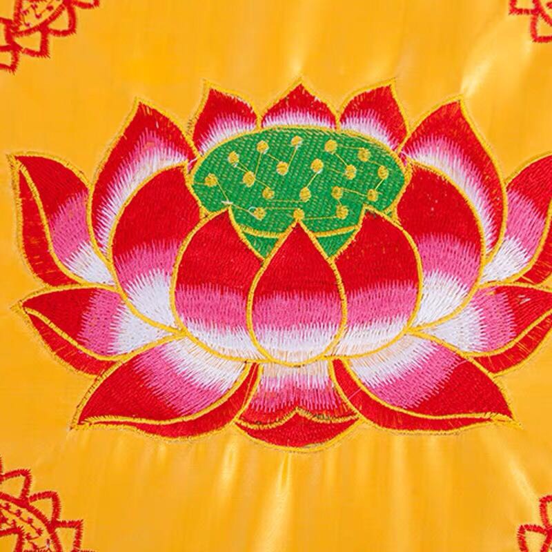 Prayer MATS, Buddha prayer MATS, kneeling MATS, household thickened round nine-grade lotus satin cushion, sitting and meditation MATS, Buddhist hall supplies details Picture