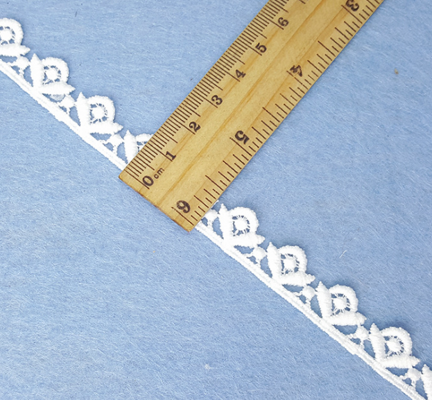New water-soluble embroidered milk silk lace, exquisite in stock, white hollowed-out single-sided small barcode lace wedding dress accessories