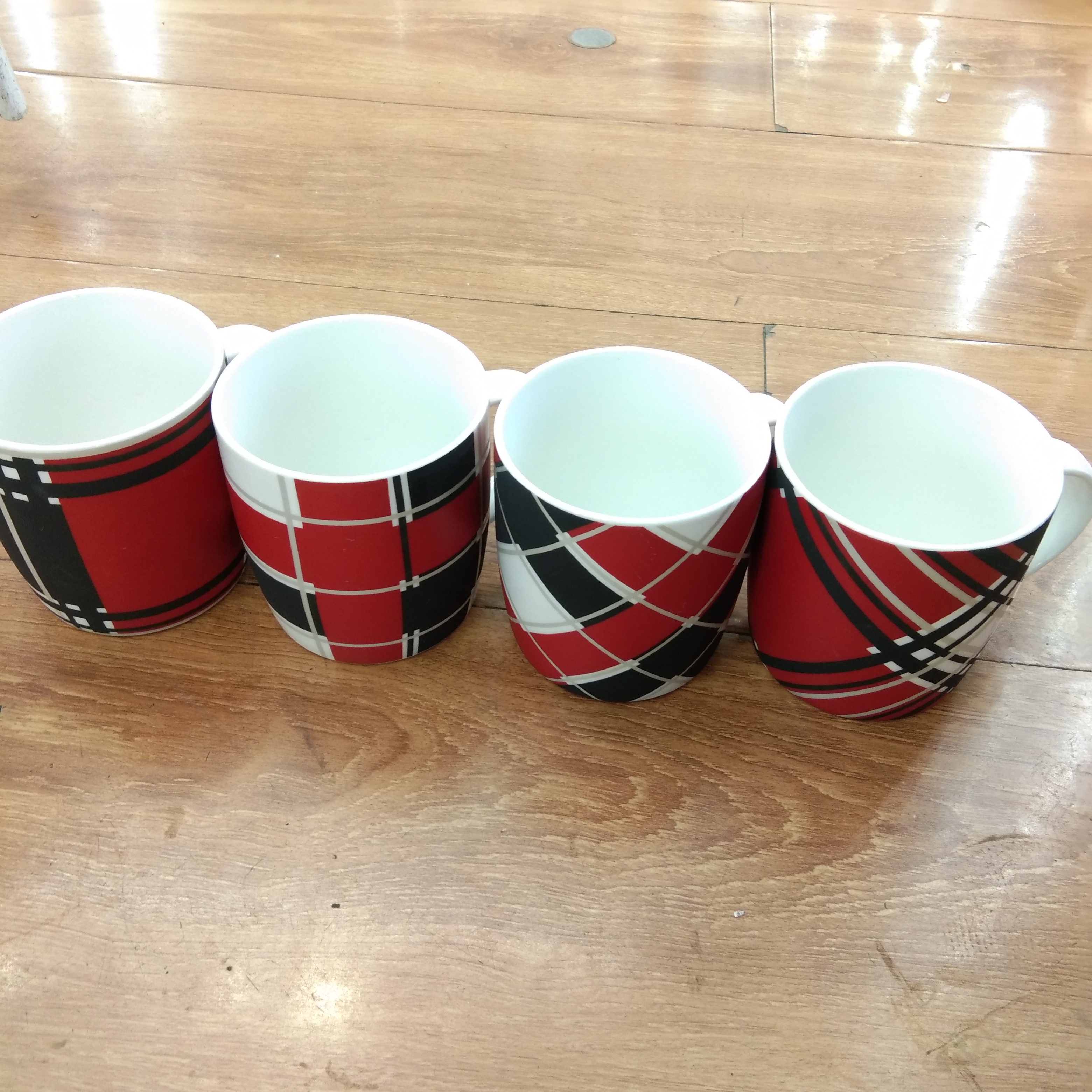 Ceramic red checkered cup creative mugs in multiple styles, Xingbi XB083