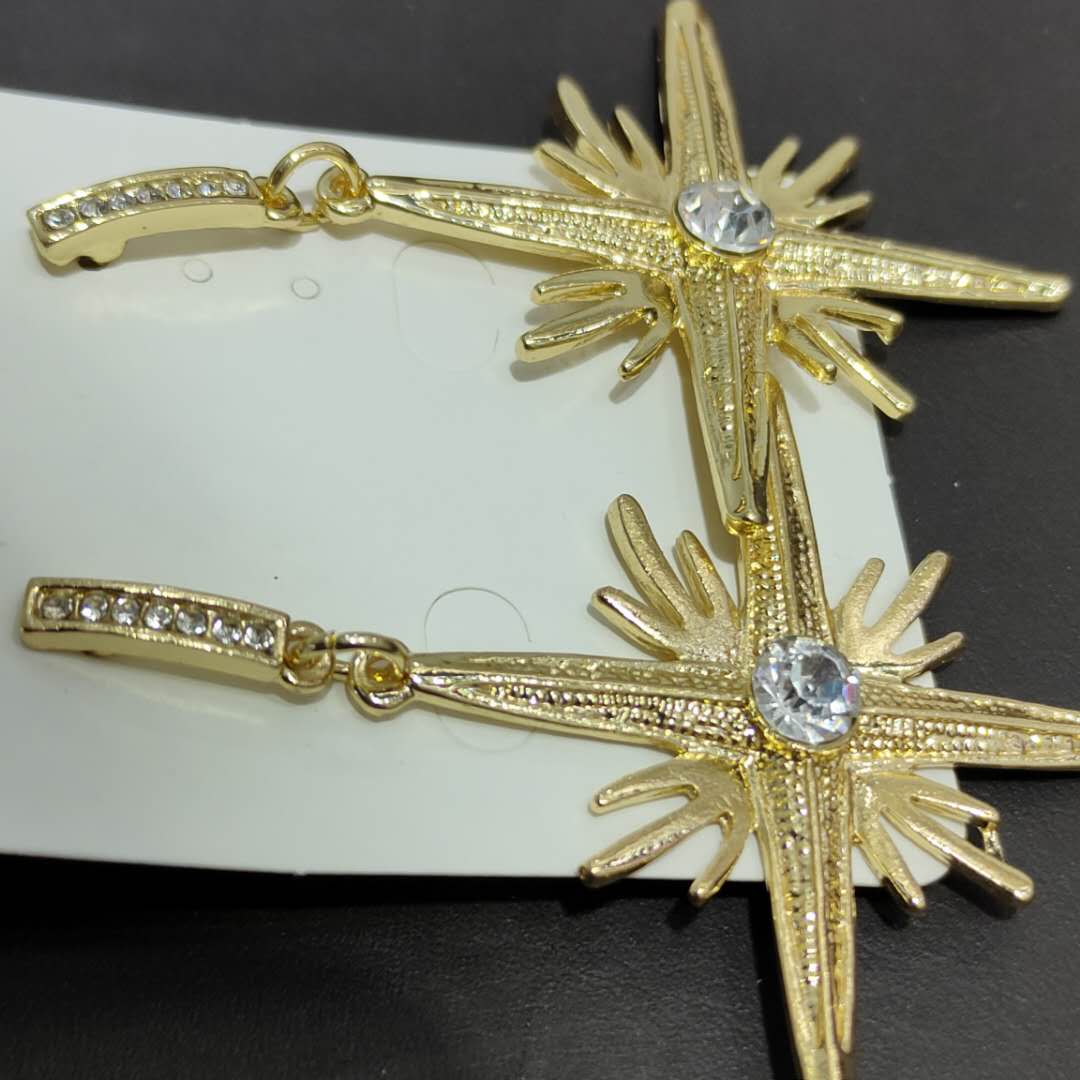 欧美复古时尚金色十字镶钻合金宝石坠子女气质耳饰产品图