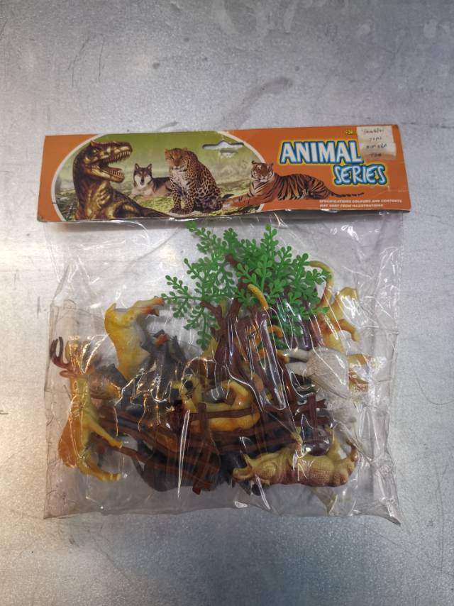 静态各种野生动物模型带植物仿真玩具塑料材质
