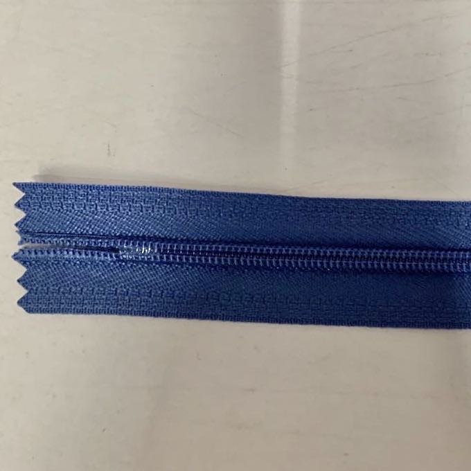 Pants zipper accessories: Nylon zipper, closed short pull lock, clothes pocket, men's trousers, front zipper, beige blue zipper details Picture