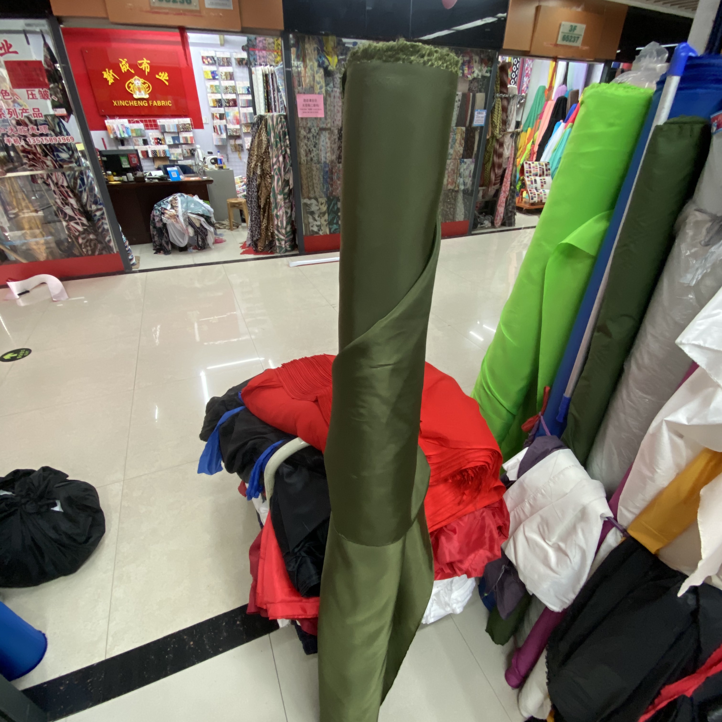 75D imitation memory windbreaker, down jacket, cotton-padded jacket and outdoor clothing are available in stock. The fabric is all polyester plain weave memory fabric