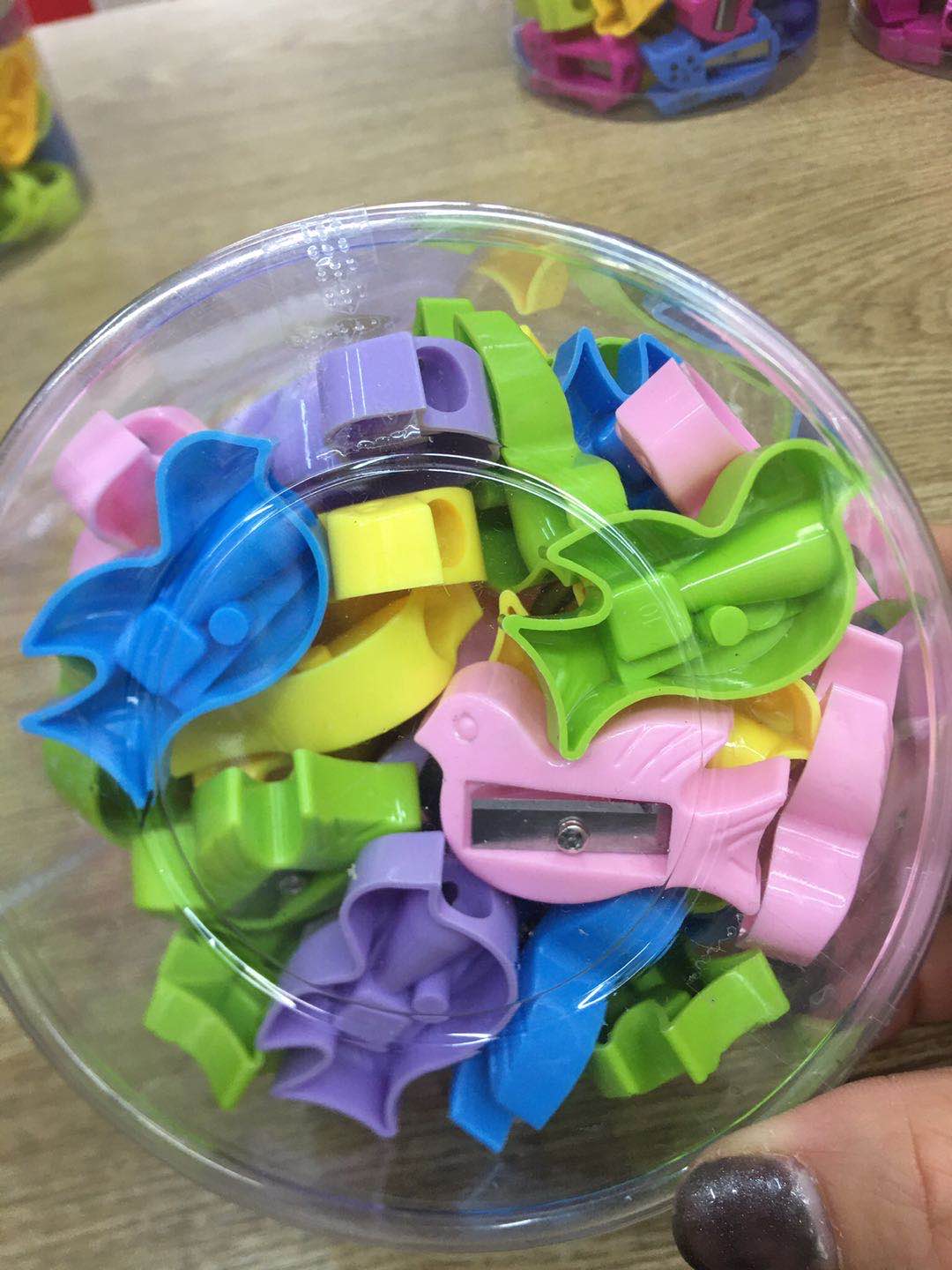 卷笔刀迷你削笔器儿童小学生用铅笔削笔刀便携式可爱金属小号