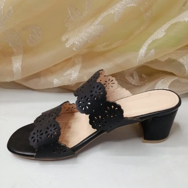 镂空梅花双鞋面时尚女士中跟高跟时装凉拖细节图