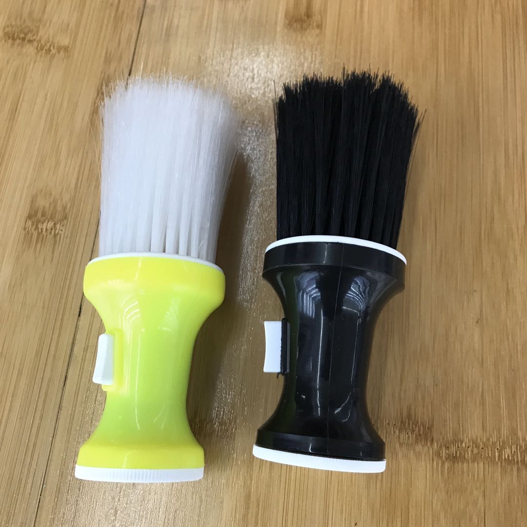 The high quality nylon hair brush for hair styling is light, portable and practical thumbnail