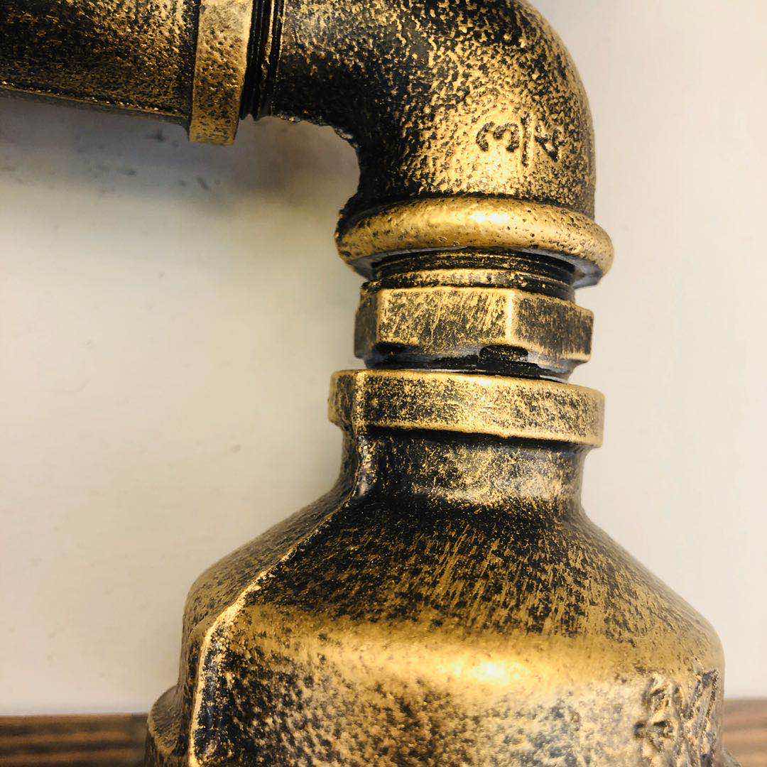 Industrial-style table lamp, personalized and creative decoration, coffee shop and bar table lamp, led retro and creative robot water pipe table lamp Specification image