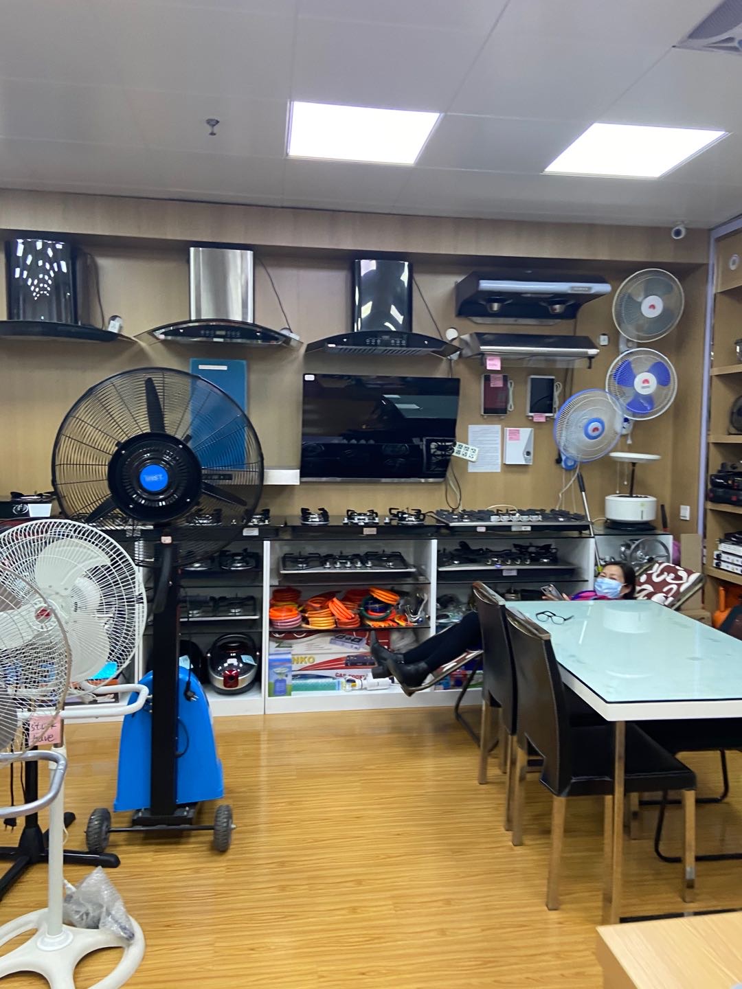 Zhejiang Yiwu Fumei Department Store Trading Co., LTD describe pic - 1