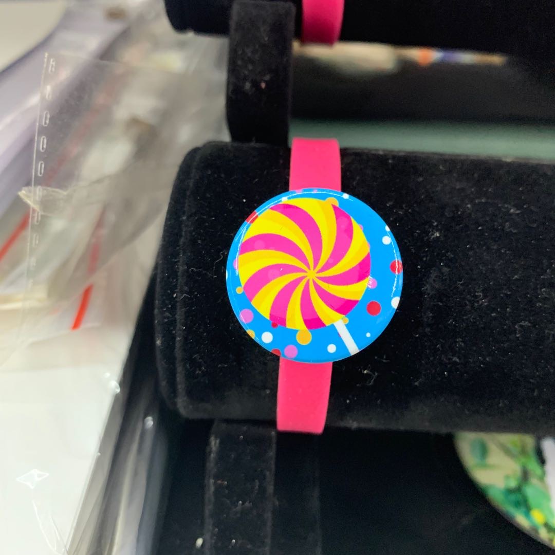 粉色橡胶圈手环可定制小饰品