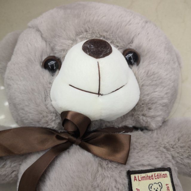 Realistic and cute plush toy bear doll, grey glass ball plush toy Specification image