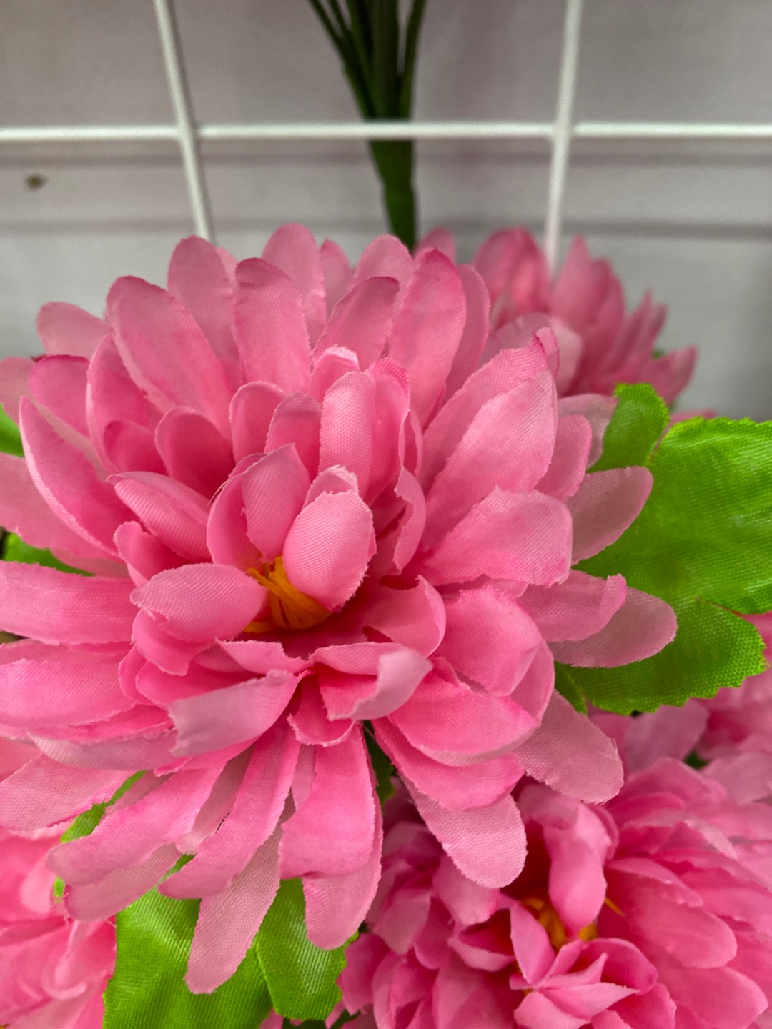 Factory direct sales of nine-headed chrysanthemum artificial flowers in multiple colors, essential for interior decoration details Picture