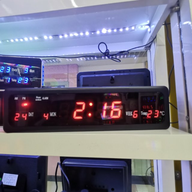 新款万年历电子钟台钟座钟夜光静音数字挂钟客厅电子表台历