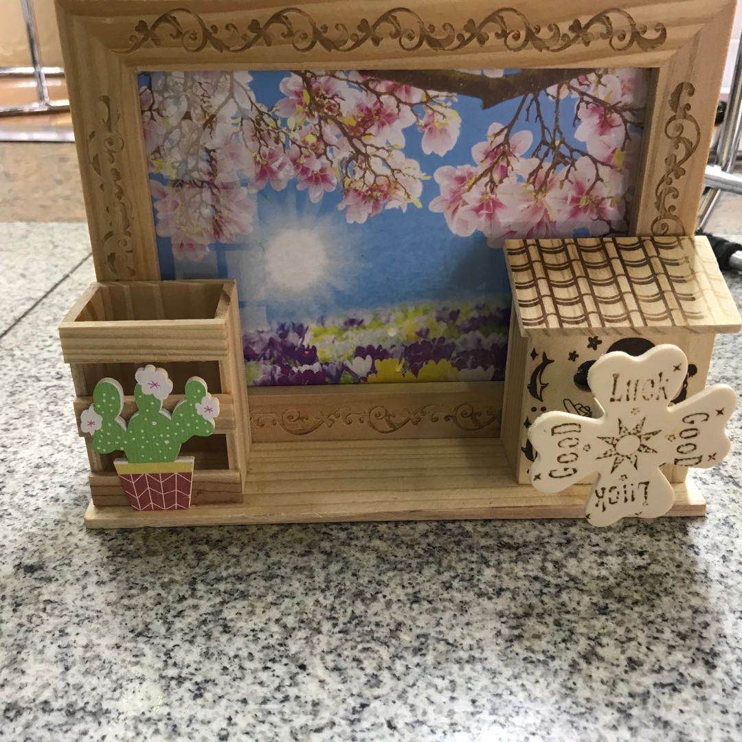 Wooden festival gift photo frame, birthday gift photo frame, music wooden photo frame details Picture