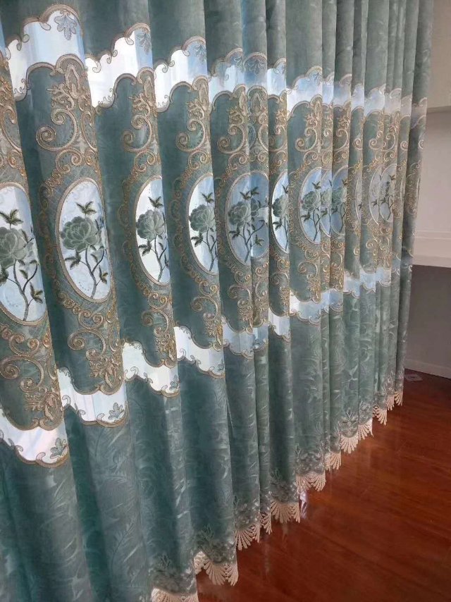雪尼尔提花镂空金丝贴绒高档刺绣产品适合客厅卧室
