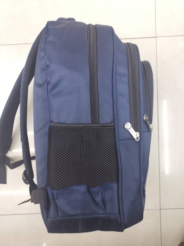 简约大气商务背包大容量双肩包男士电脑包旅行包双肩背包产品图