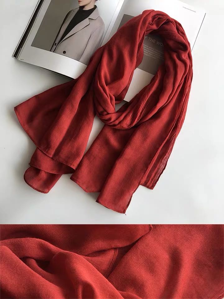 A classic long scarf for women's warm outerwear, a popular autumn and winter shawl