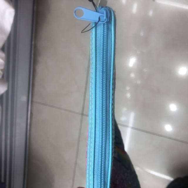 渐变色独角兽亮片便携化妆包产品图