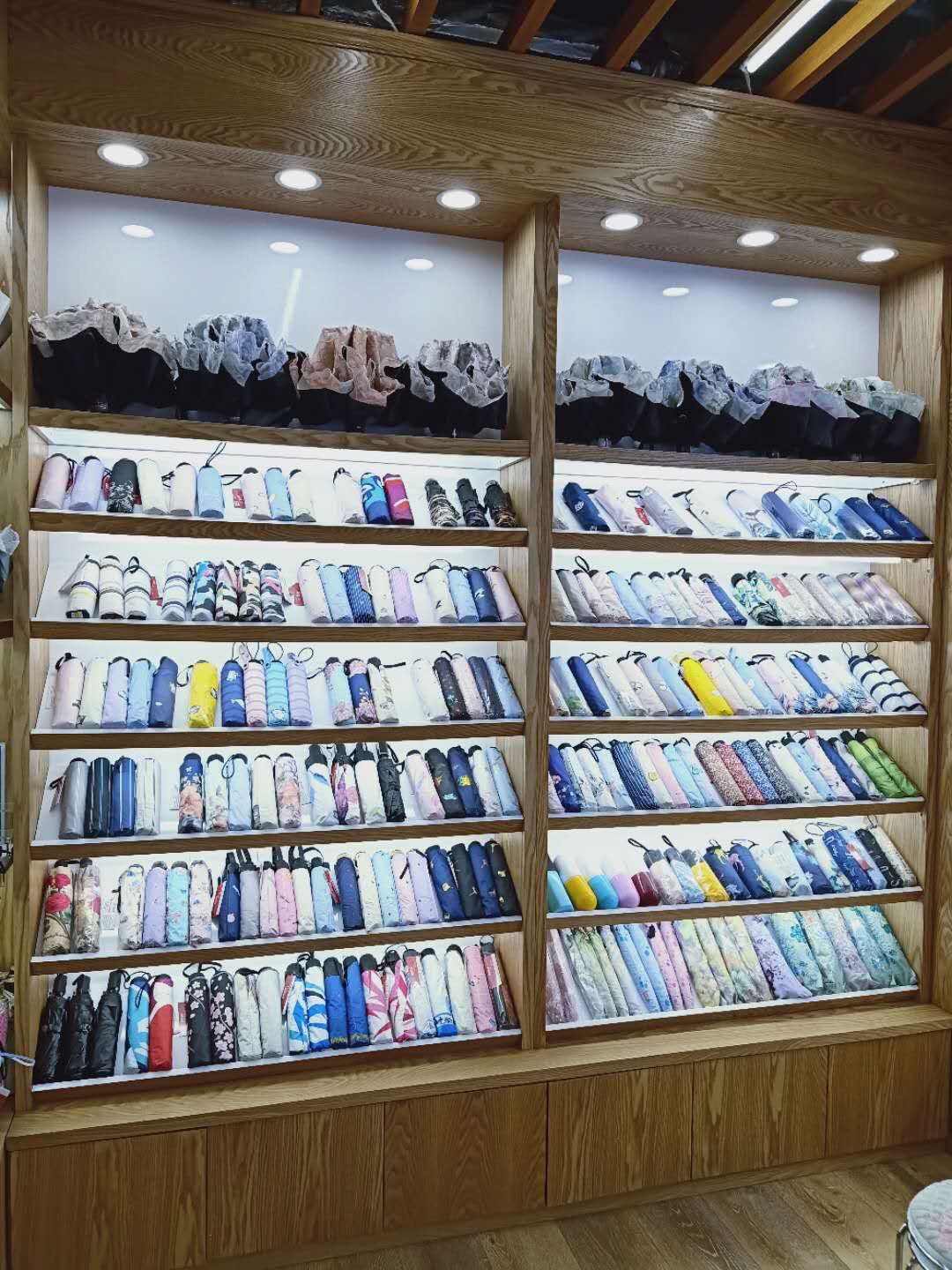 Yiwu Tongzhou Umbrella Industry Co., LTD describe pic - 1