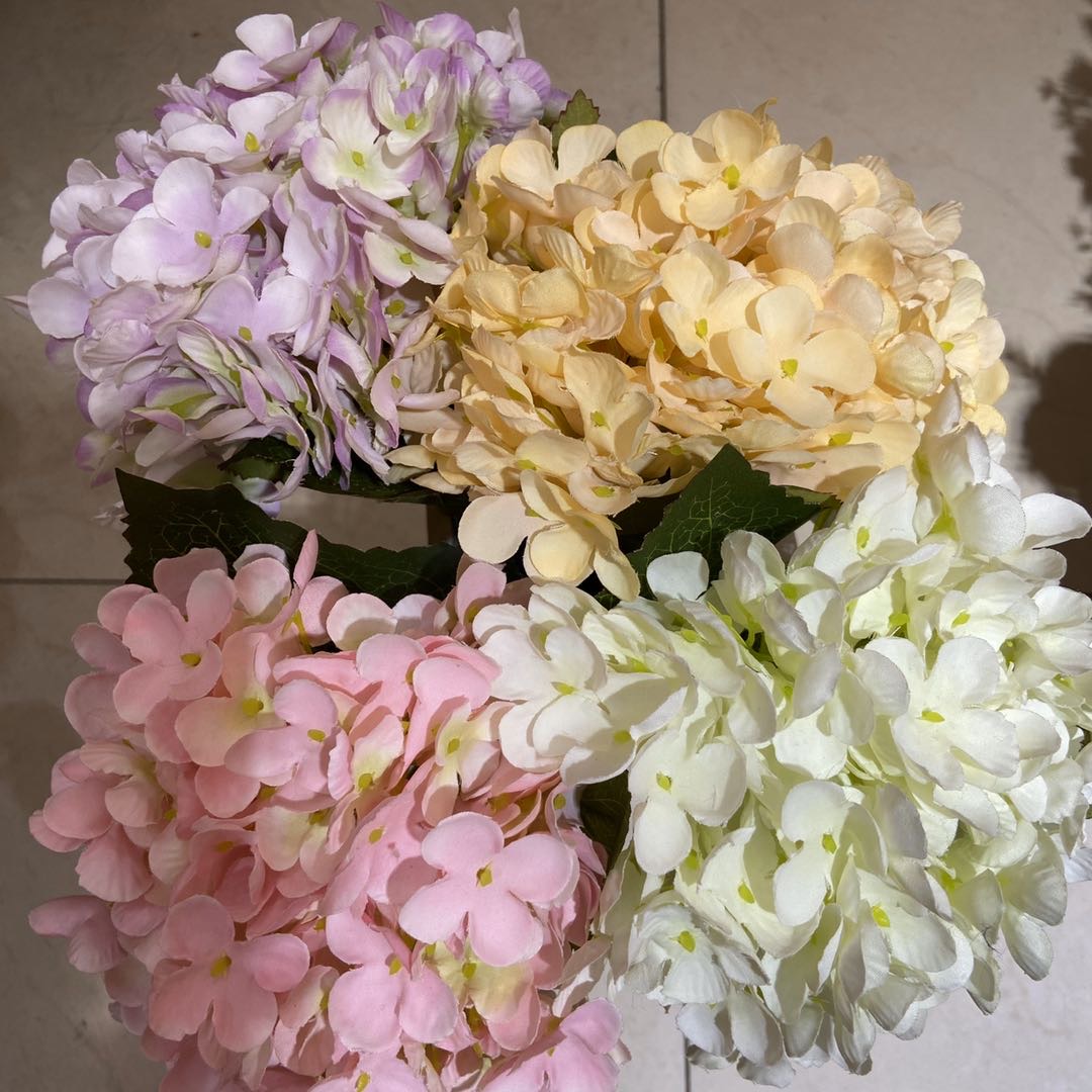 Fresh and light dining table floral art set, artificial flower decoration, flower arrangement, silk flowers, artificial flower ornaments, and hydrangea decorations for the living room