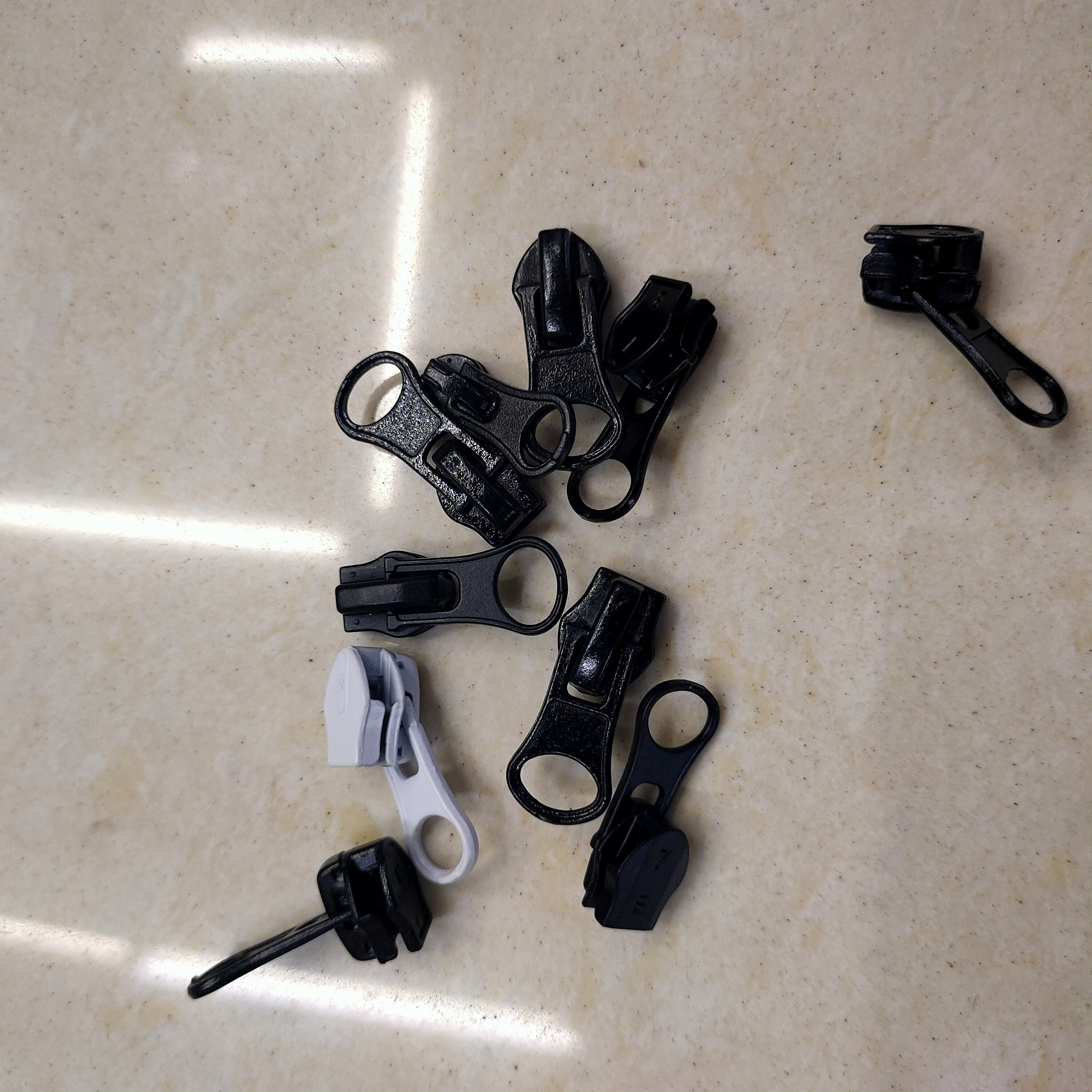 Metal Zipper Head No. 5 Nylon Longboard Head Spray Painted Black And White Electric White Luggage Clothes Lockhead