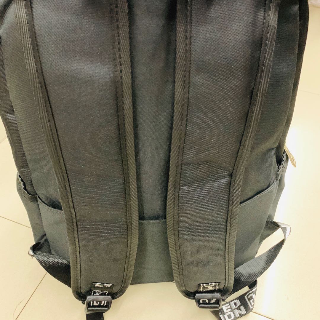 新款韩版休闲印花户外旅行双肩包细节图