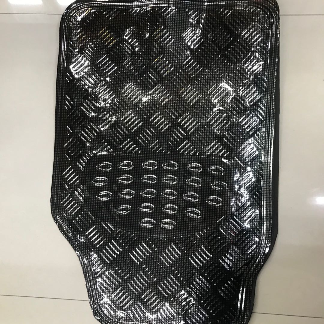 Waterproof rubber with aluminum film car floor MATS, universal floor MATS, easy to clean, can be cut into individual pieces, complete set for front and rear seats