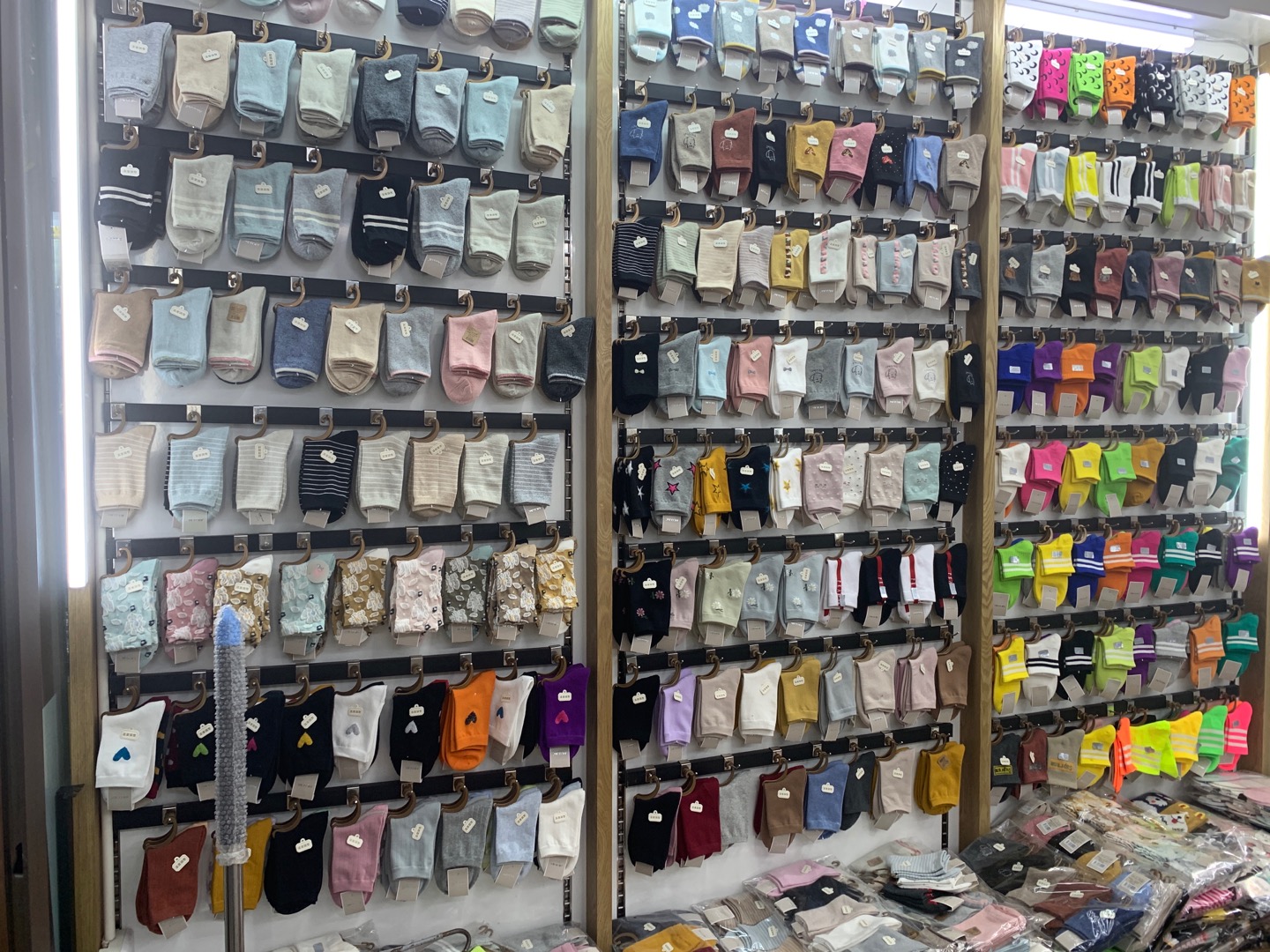 Zhejiang Zhuji Fengli Hosiery Trading House describe pic - 2