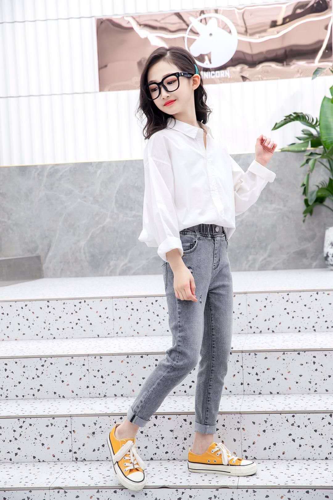 2020新款割破韩版春季简单大方修身中童女童长牛仔裤详情图1